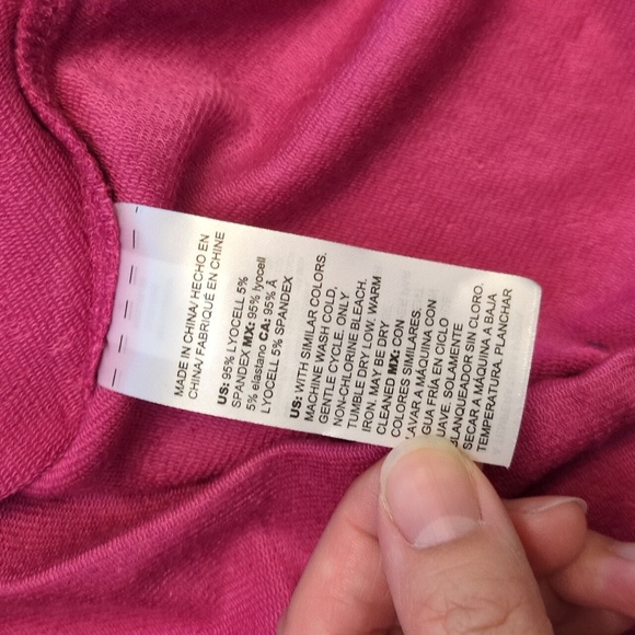 New Chico's Super Soft Zenergy Fuschia long Sleeves - Picture 7 of 7
